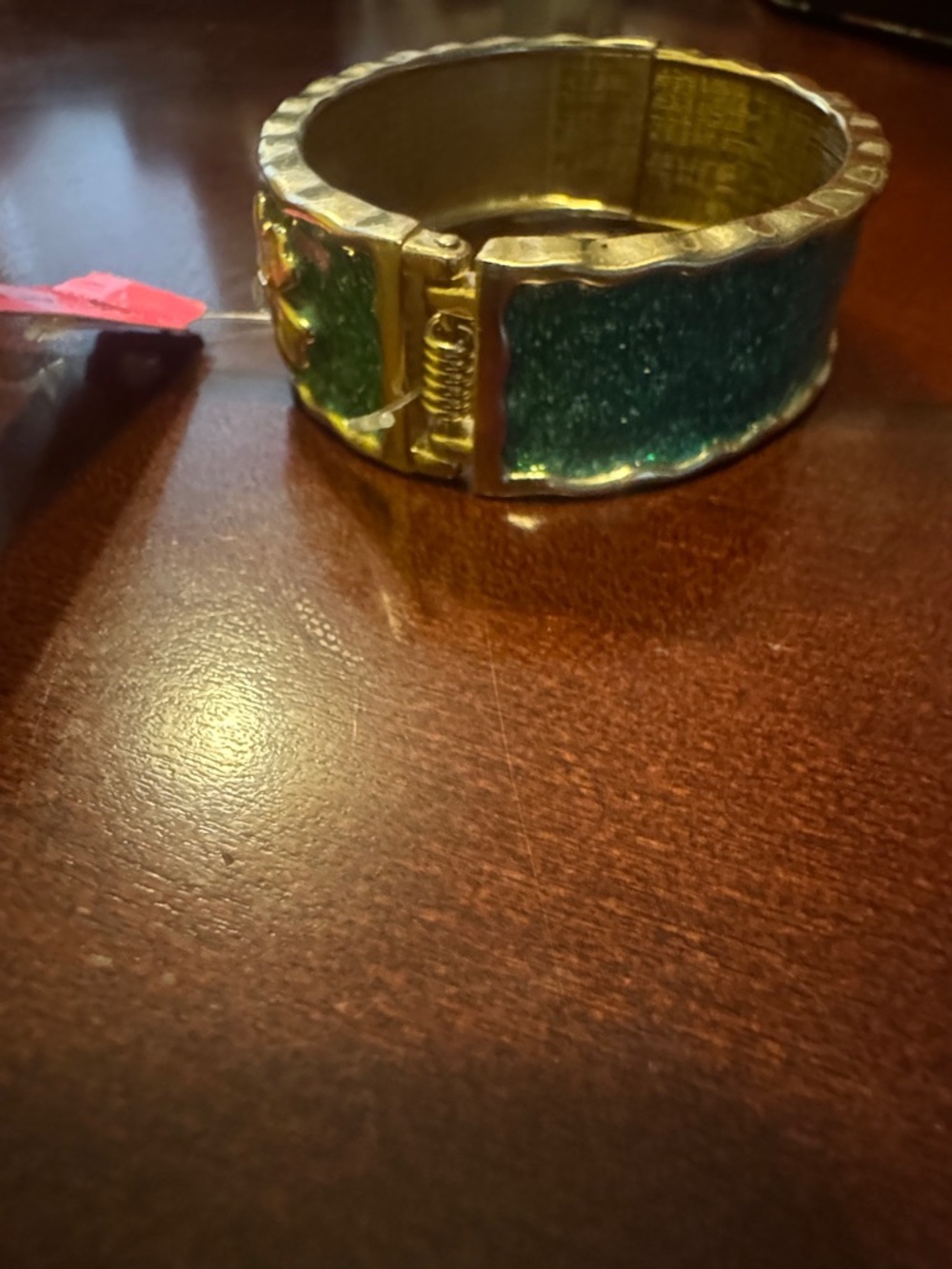 Vintage Betsey Johnson Gold Floral Hinged Bangle Bracelet - Picture 4 of 9